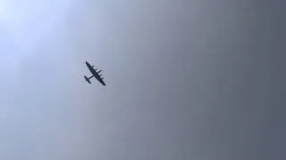 Flypast Lancaster Bommenwerper(1)