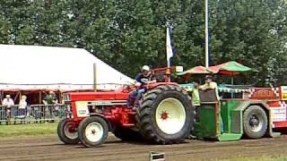 International 844 Tractor pulling Axel