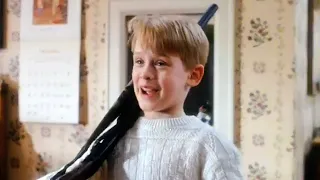 HOME ALONE - Bloopers (1990) Macaulay Culkin