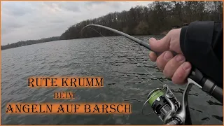 Rute Krumm beim Angeln auf Barsch