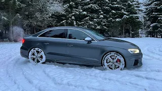 Audi RS3 drive & drift in snow