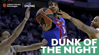 Spalding Dunk of the Night: Davies' reverse dunk!