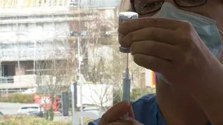 EUA autorizam nova versão de vacinas da Pfizer e Moderna contra ômicron | AFP