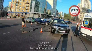 10 минут из жизни адмена ДТП. Киев  площадь победы в столице является местом концентрации тяжёлых ДТ