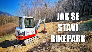 Vyměnil jsem řídítka za lopatu. Podívejte se, jak se staví klopenky v bikeparku