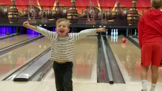 6 year old picks up 7 8 split