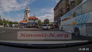 ДТП в центре Николаева: "Тойота" протаранила "Фольксваген"