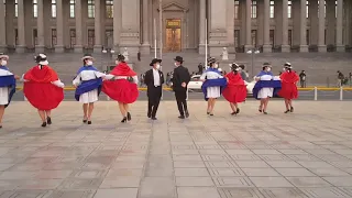 Danza: Pasacalle, Marinea y Huayno Ayacuchano.