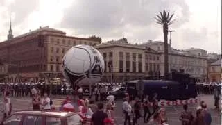 HD ★ Euro 2012 ★ The streets of Warsaw ★ Poland Russia 1-1