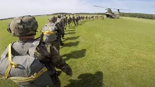 CH-47 CHINOOK AIRBORNE JUMP