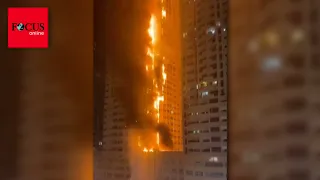 Feuer-Inferno verschlingt Wohnhauskomplex