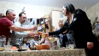 vlog ❄🎄🎅НОВЫЙ ГОД ПРОСТЫХ ЛЮДЕЙ / ПОДАРКИ / ЗАСТОЛЬЕ / САЛЮТ / ВОСПОМИНАНИЯ ДЕТСТВА