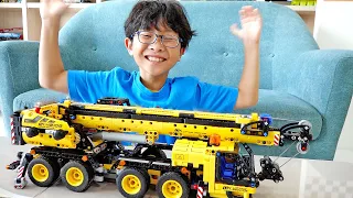 Yejun's crane truck assembly Lego Technic heavy equipment car toy play