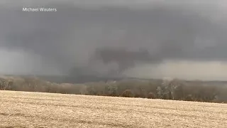 Iowa tornado leaves 7 dead, including 2 children