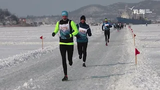 VL.ru - Наперекор ветру: во Владивостоке прошёл седьмой ледовый полумарафон