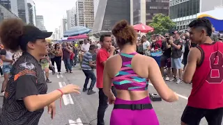 A GALERA DANÇAR COM ALEMÃO DA PIZADINHA ARREBENTAR E LOTA AVENIDA PAULISTA CANTANDO 🎤 PISEIRO