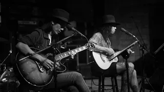 November Rain : Acoustic (Guns n Roses) - Bullet Guyz live at Parking Toys