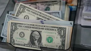 Dollar Drops Most in Two Months