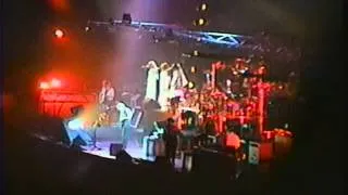 Pink Floyd joue "Take It Back" au Stade Olympique de Montréal le 23 mai 1994