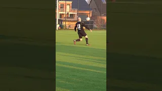 Das ist Kreisliga Fußball, Gegner geht fliegen #shorts