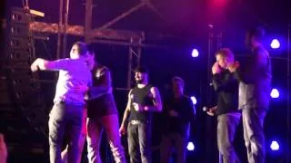 Backstreet Boys помогли якутянину сделать предложение своей девушке прямо на концерте.