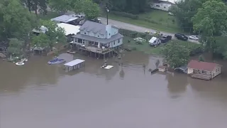 Texas flash flooding prompts over 100 rescues