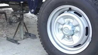 How do you make a homemade car jack