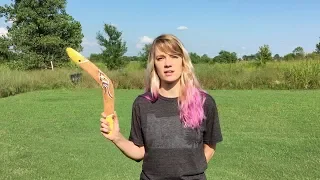 how to throw a boomerang