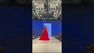 Tara sutaria on red Gown ramp walk 
        #red #tarasutarias #Bollywood #rampwalk