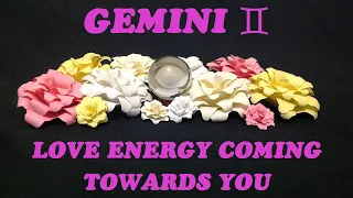 GEMINI LOVE TAROT - A FRIEND WANTS TO BE YOUR TRUE LOVE - OCTOBER 2021