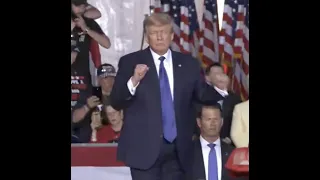 Trump Pump Dance to "Hold On, I'm Comin'" by Sam & Dave after Delaware, Ohio rally (4/23/2022)