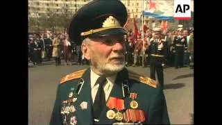 RUSSIA/UKRAINE: THOUSANDS OF PEOPLE MARK VICTORY DAY