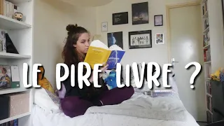 JE LIS LE LIVRE LE MOINS BIEN NOTÉ DE MA PAL | a little vlog