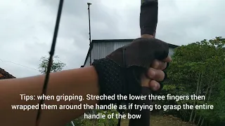 Tips: how to hold asiatic traditional bow (horsebow) #archery #horsebow #short