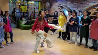 Best Dance on Kajra Re you will see II Dharmik Samani & Shruti Parija II 10ftdownstudio #viraldance