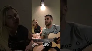 Zé Neto cantando moda de Bruno e Marrone 'Bijuteria' em live !