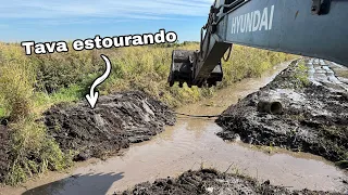 ARRUMANDO BARREIRA ESTOURADA 🛑Escavadeira hidráulica op iago