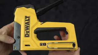 Unboxing De Walt Stapler DWHTTR350