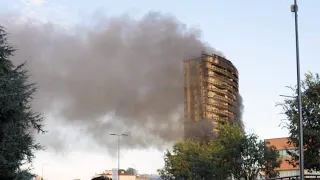 Hochhaus in Mailand in Flammen aufgegangen