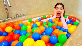 VASCA DA BAGNO PIENA DI PALLINE! SCHERZO A SOFÌ!!