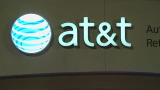 Police investigate robbery at northeast Fresno AT&T store