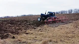 Боронування закінчено Почалась культивація Т 150 пока тиша