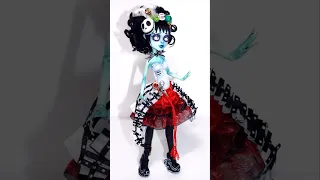 I made a Tim Burton style doll! 🖤 #art #doll #artist #ooak #monsterhigh #custom #dollrepaint