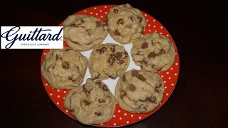 Crumbl Chocolate Chip Cookies Copycat Recipe & Comparison