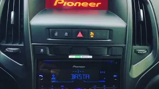 Pioneer FH-X730BT установлен через переходную рамку в Opel Astra J