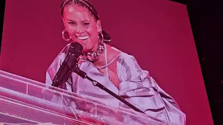 Alicia Keys performs her last show on her "Keys to the Summer" tour. "This girl is on fire."