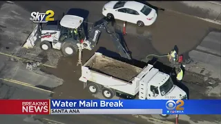 Water Main Break Buckles Santa Ana Road