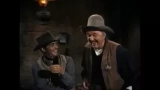 Walter Brennan Cracks Up Dean Martin In "RIO BRAVO" (John Wayne, 1959)