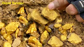 Wow Wow !The gold miner  found a lot of gold, Diamond under stone on top mountain