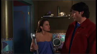 Smallville || Fade 5x20 (Clois) || Clark Accidentally Catches Lois in the Shower [HD]